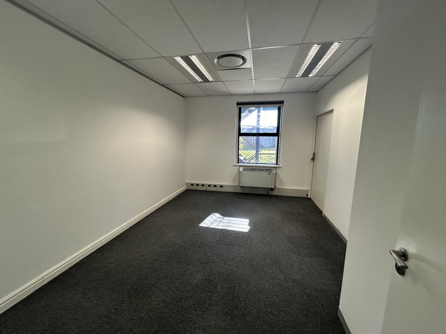 To Let Commercial Property for Rent in Mowbray Western Cape